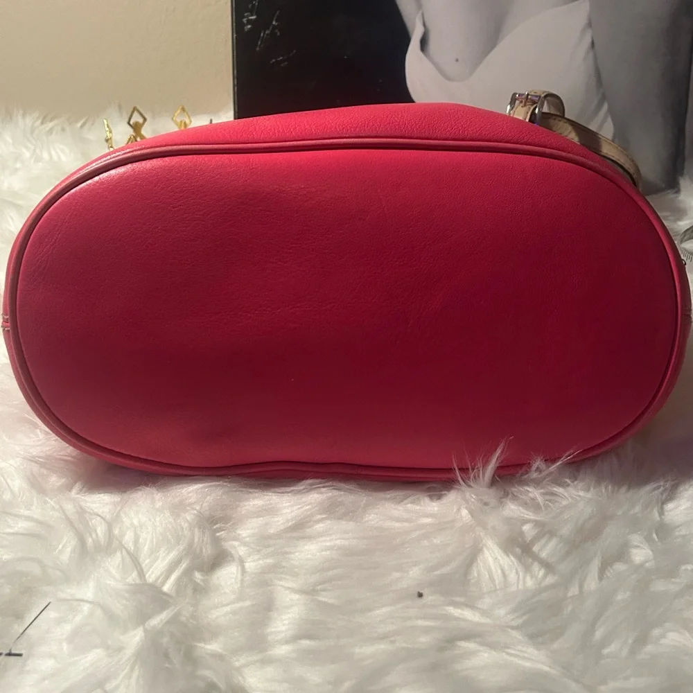 Michael Kors Vibrant Pink Tote Bag - Picture 3 of 8